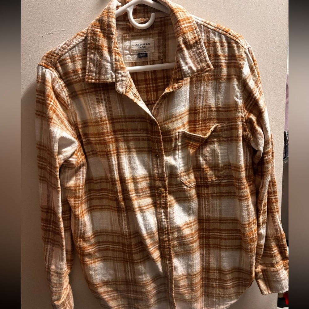 American Eagle Outfitters Rust Plaid Shirt women’s medium
